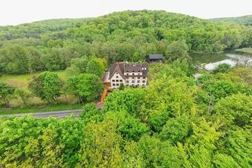 펜션 Złoty Jeleń Restauracja I Dom Gościnny