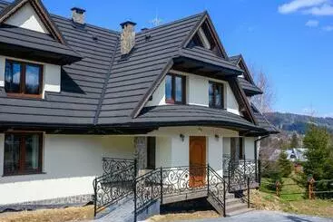 هتل آپارتمان Visitzakopane   Willa Jakubówka