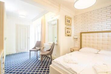 تختخواب و صبحانه Willa Legenda Hotel Adults Only