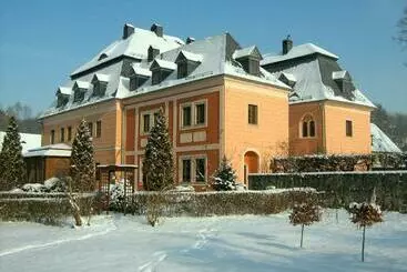 リゾートホテル Pałac Książęcy We Wleniu