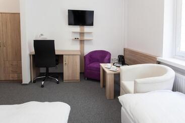 Szálló Dom Studenta Nr 1 Ans W Koninie