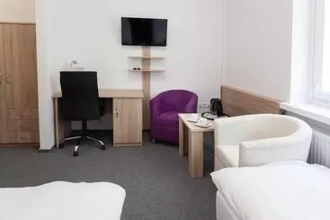 Retkeilymaja Dom Studenta Nr 1 Ans W Koninie