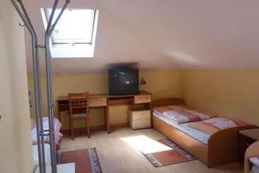 Retkeilymaja Zajazd Arka