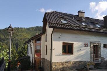 تختخواب و صبحانه Jaśminowe Ogrody