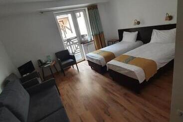 리조트 Przystanek Tleń