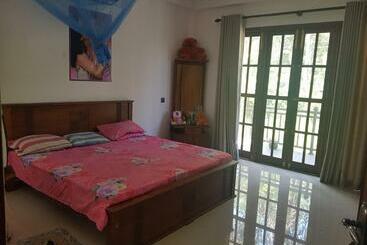 Bed and Breakfast Mihiri House