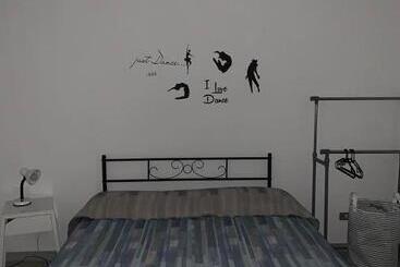 تختخواب و صبحانه Neborooms