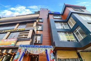 Fabhotel Grand Arya