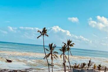 Hotel Zaina Larssons Beach