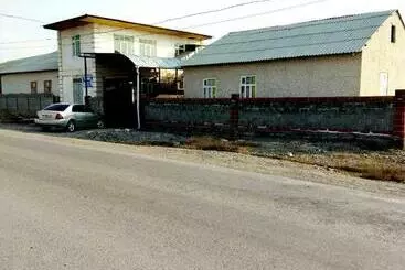 ペンション Buuzara Guest House