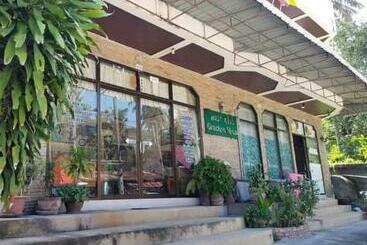 Alberg Orrachon Guest House