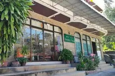 ユースホステル Orrachon Guest House