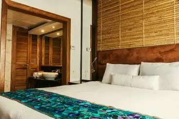هتل آپارتمان Beautiful Oceanfront Penthouse With Private Pool