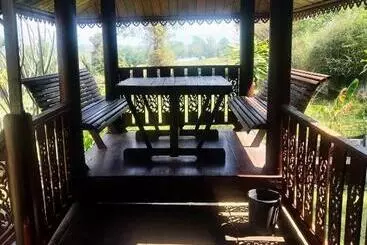 Bed and Breakfast นุชจนาถรีสอร์ท วังน้ำเขียว