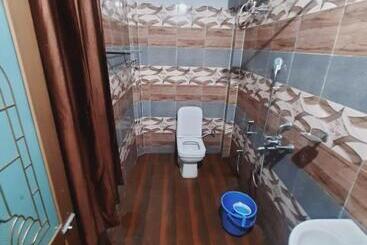 هتل Knight Inn Airport