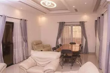 پانسیون Appartement Meublé Au 2e Etage