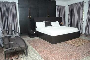 Pension (Hôtel basse catégorie) House 5 Ibara Housing, Abeokuta