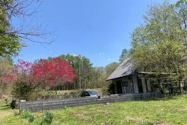 Bed and Breakfast Breath In Earth