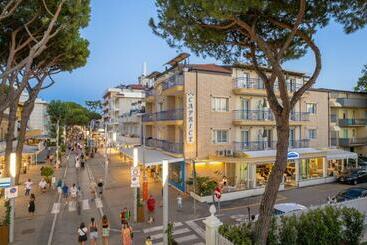 هتل Caprice   In Centro A Riccione