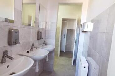 호스텔 Komfortowa Kwatera