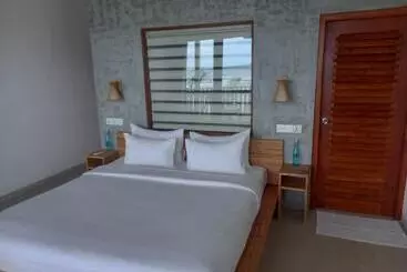 تختخواب و صبحانه Lihinya Beach Villa Ahangama