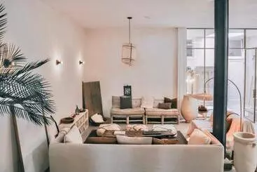 تختخواب و صبحانه Haert Boutique Wellness Suites City Centre