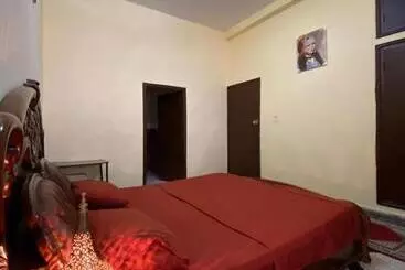تختخواب و صبحانه Villa Familys