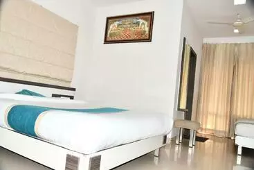 ホテル Neelkanth