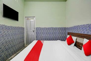 Hotelli Oyo Flagship 80673 Jp Palace