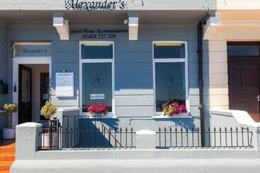 تختخواب و صبحانه Alexander S