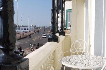 مبيت وإفطار Alexander S