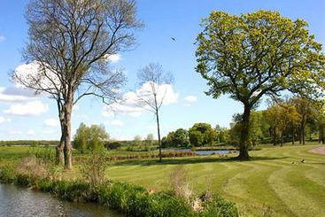 민박 Bridge Cottage