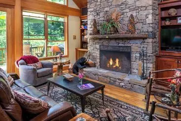 Bent Creek Lodge Bed & Breakfast