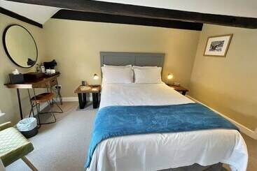 בית מלון כפרי The Marlborough Dedham