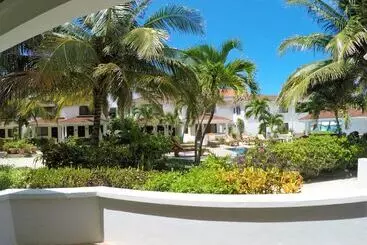 リゾートホテル Tradewinds Paradise Villas