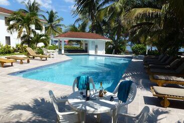 منتجع Tradewinds Paradise Villas