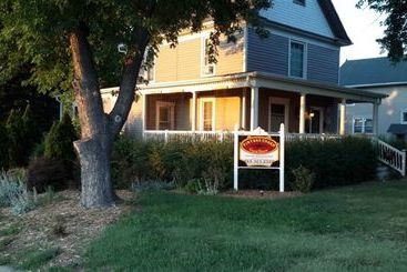 Vintage Charm Bed And Breakfast