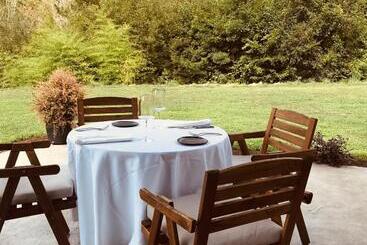 فندق Agroturismo Azkarraga