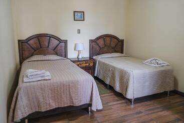 هتل La Culta Hostal & Casa Cultural