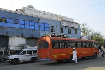 Hotel Maharashtra Lodge Near Latur Bus Stand