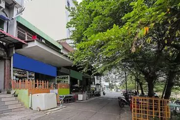 ホテル Spot On 92092 Wisma Nilam Sari Syariah