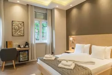 هتل Emilia Lux Rooms
