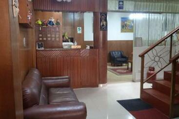 پانسیون Hostal Sumita House Inn