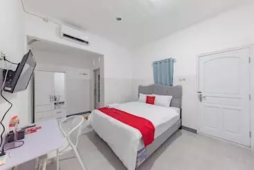 Hotel Reddoorz Syariah Near Alun Alun Ciledug Cirebon