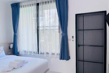 هتل White Seaview Residence