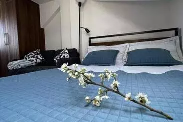 Majatalo 4 Wharncliffe Drive