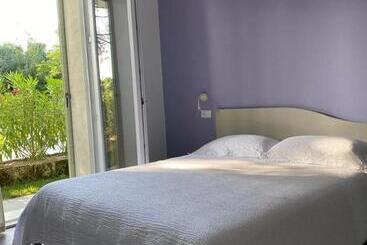 Bed and Breakfast Villa Athena Charme