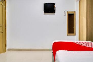 Hotel Oyo 91994 Sawerigading Jatinangor Syariah