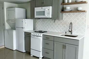 ペンション Chic Suite By The Beach