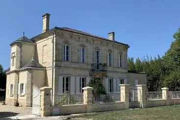 Aamiaismajoitus (B&B) Suite Privative Abella   Aile De Maison Bourgeoise